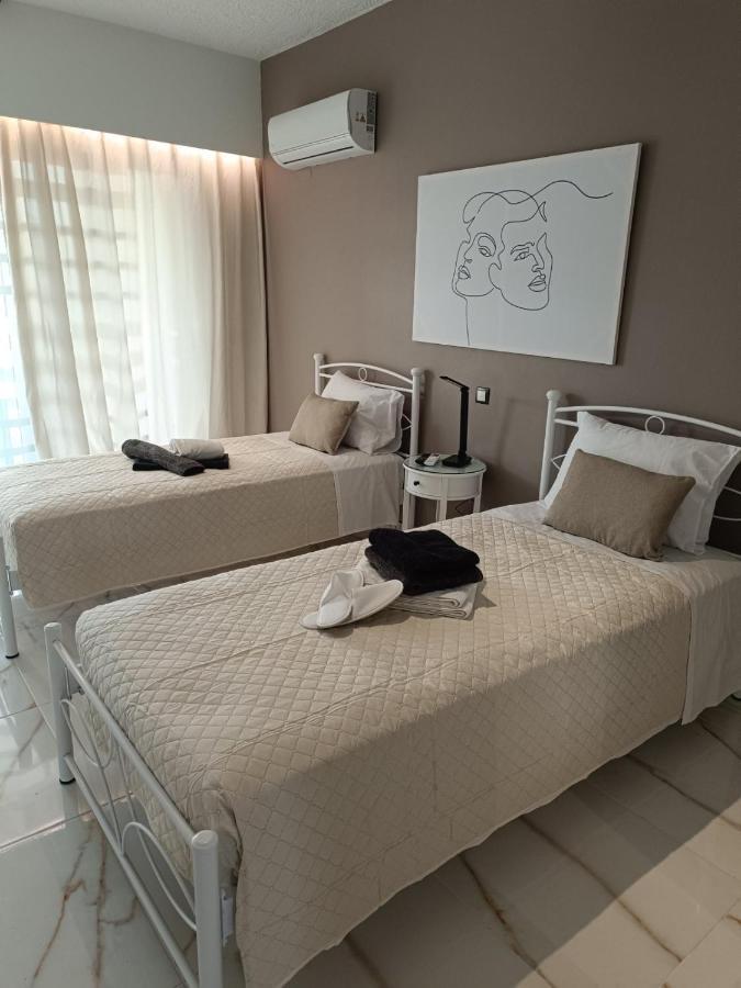 Seven Palms Apartment